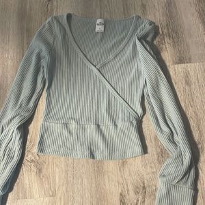 Hollister Long sleeve crop